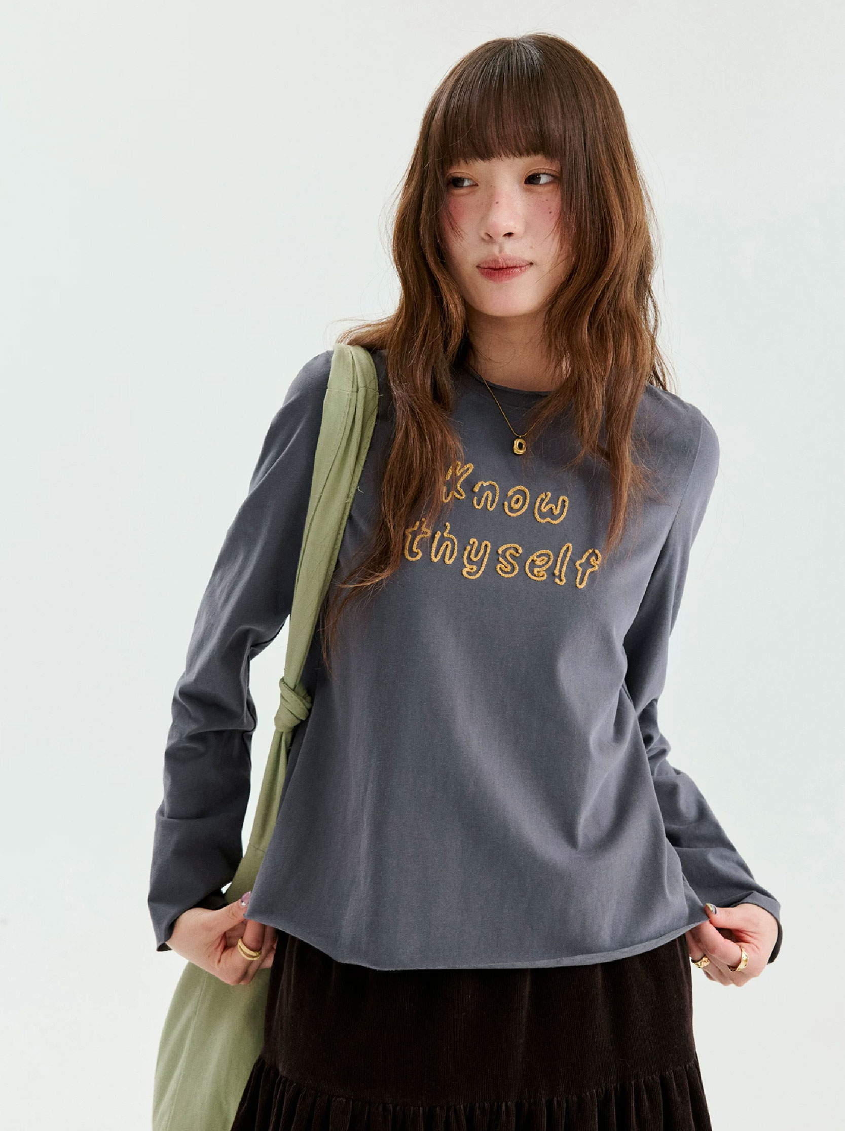 簡約字母繩繡磨毛長袖T恤女秋新款顯瘦百搭上衣