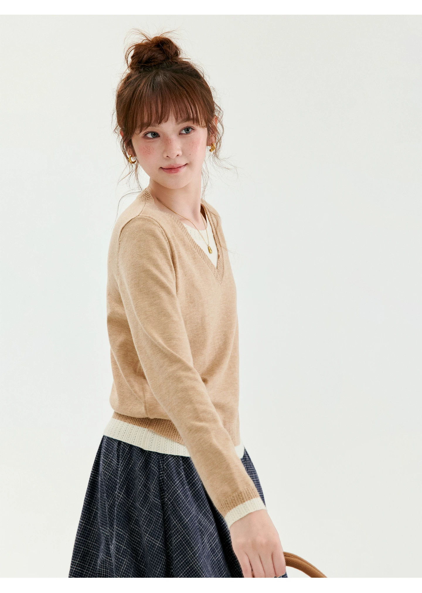 時尚撞色假兩件長袖針織衫女秋新款通勤寬鬆上衣,時尚撞色假兩件長袖針織衫女秋新款通勤寬鬆上衣,HBFW1034,時尚撞色假兩件長袖針織衫女秋新款通勤寬鬆上衣,假兩件式,薄款針織