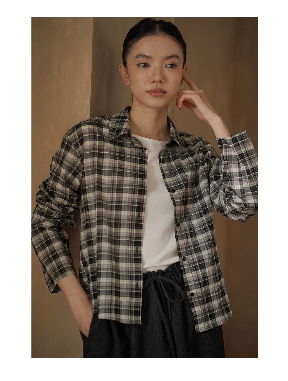 清透鋼琴黑白格紋寬鬆直身顯瘦經典翻領疊穿通勤襯衫女,清透鋼琴黑白格紋寬鬆直身顯瘦經典翻領疊穿通勤襯衫女,HBFW1084,清透鋼琴黑白格紋寬鬆直身顯瘦經典翻領疊穿通勤襯衫女,經典格紋,疊搭造型