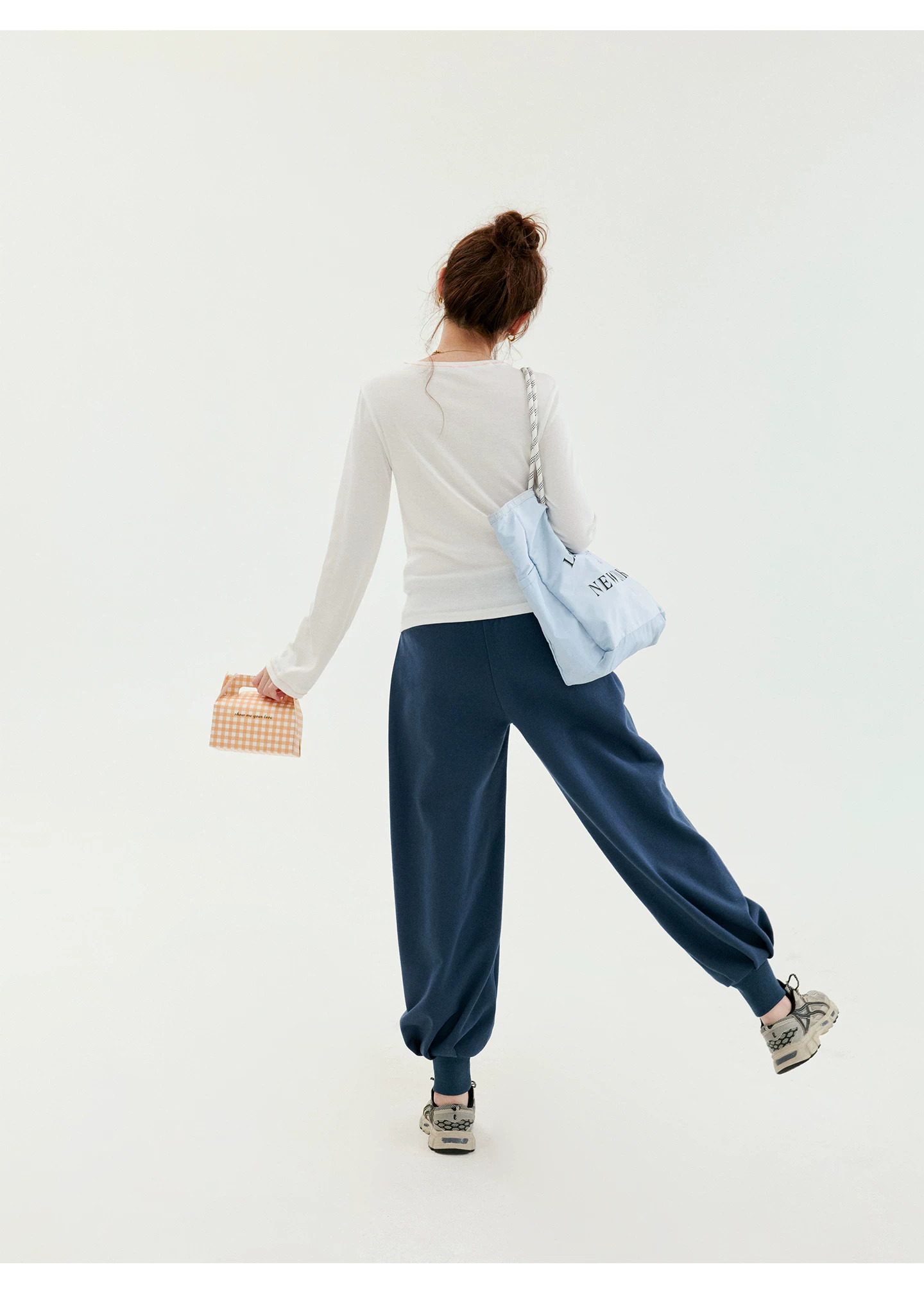 撞色邊圓領長袖顯瘦T恤女秋季新款通勤百搭上衣,撞色邊圓領長袖顯瘦T恤女秋季新款通勤百搭上衣,HBFW1036,撞色邊圓領長袖顯瘦T恤女秋季新款通勤百搭上衣,半開排扣,修身版型