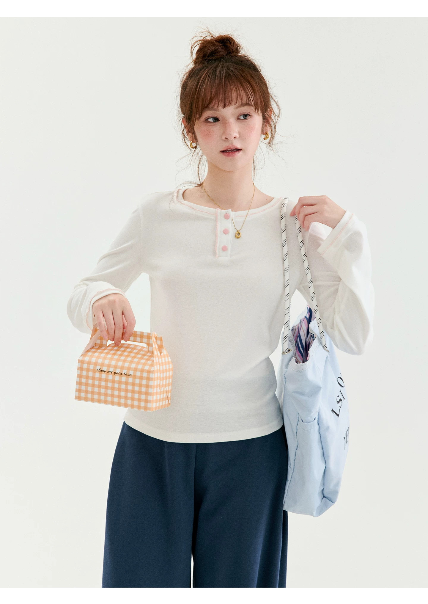 撞色邊圓領長袖顯瘦T恤女秋季新款通勤百搭上衣,撞色邊圓領長袖顯瘦T恤女秋季新款通勤百搭上衣,HBFW1036,撞色邊圓領長袖顯瘦T恤女秋季新款通勤百搭上衣,半開排扣,修身版型