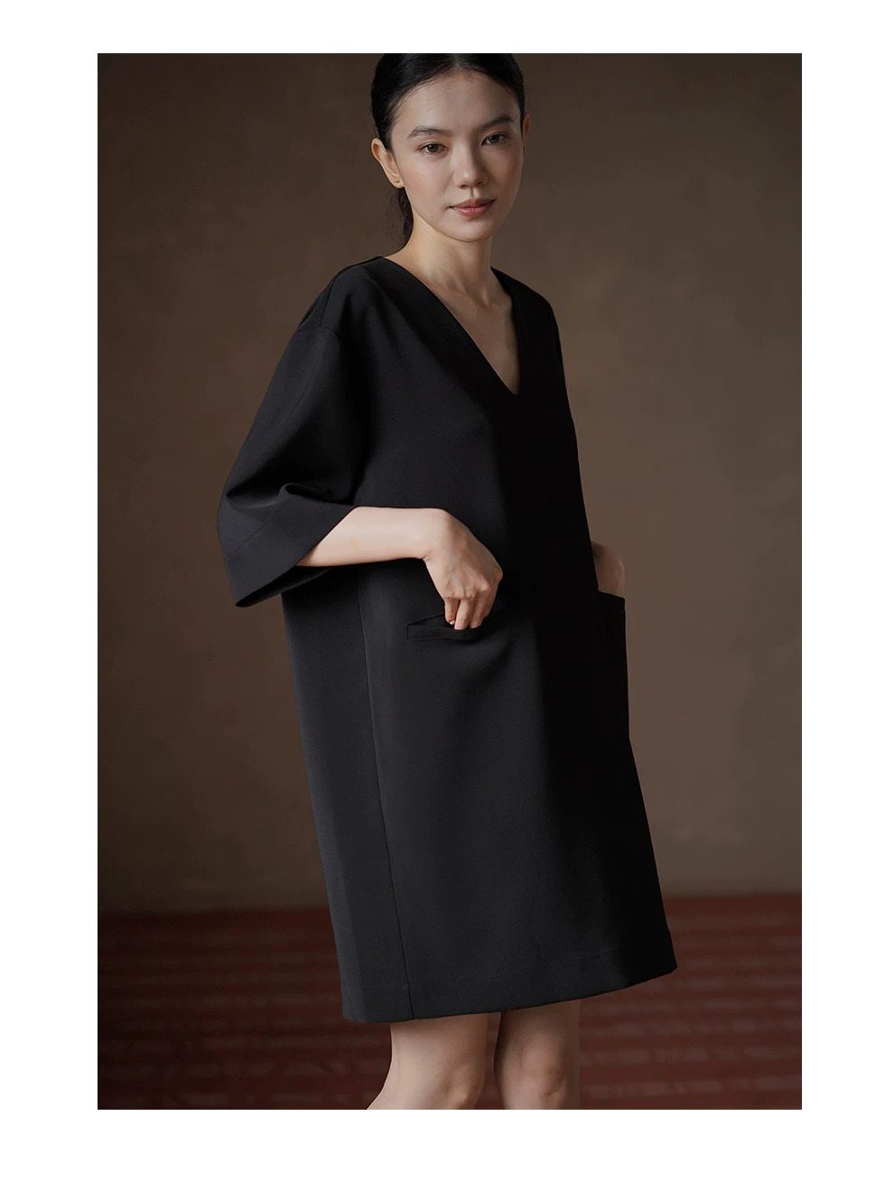 打破刻板西裝布料休閒寬鬆H型顯瘦通勤短袖V領連身裙女,打破刻板西裝布料休閒寬鬆H型顯瘦通勤短袖V領連身裙女,HBFW7016,打破刻板西裝布料休閒寬鬆H型顯瘦通勤短袖V領連身裙女,H型顯瘦,寬鬆日常