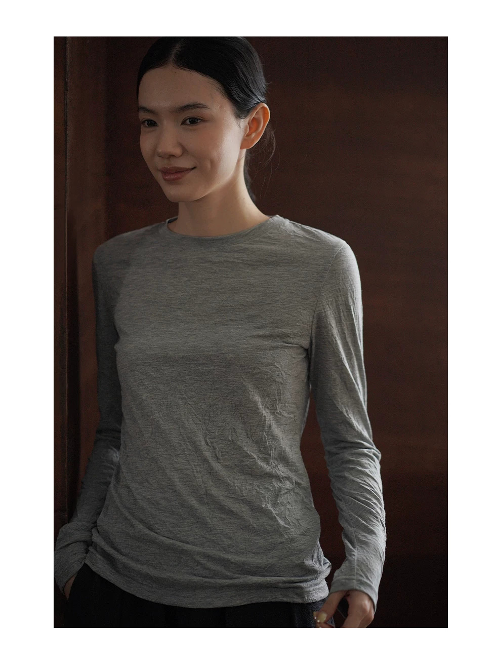 進口桑蠶絲天絲褶皺處理圓領長袖T恤合身內搭時尚上衣女,進口桑蠶絲天絲褶皺處理圓領長袖T恤合身內搭時尚上衣女,HBFW1081,進口桑蠶絲天絲褶皺處理圓領長袖T恤合身內搭時尚上衣女,面料皺摺,合身顯瘦