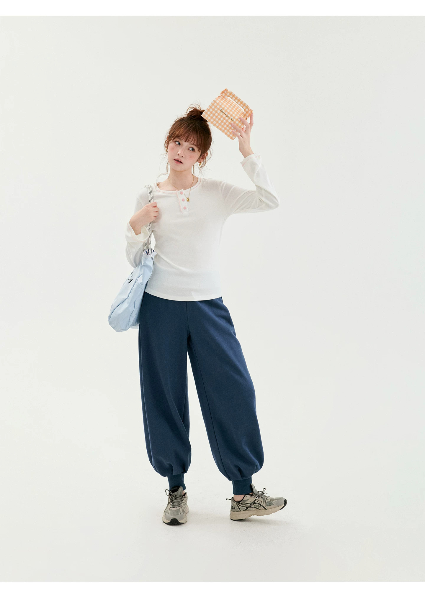 撞色邊圓領長袖顯瘦T恤女秋季新款通勤百搭上衣,撞色邊圓領長袖顯瘦T恤女秋季新款通勤百搭上衣,HBFW1036,撞色邊圓領長袖顯瘦T恤女秋季新款通勤百搭上衣,半開排扣,修身版型