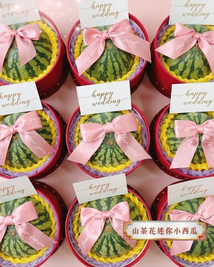 山茶花✨迷你小西瓜禮盒,需預購商品,QS31100002,山茶花✨迷你小西瓜禮盒,此為預購商品~依照季節是否有產品才能出貨,有意者詢問客服在下單訂購